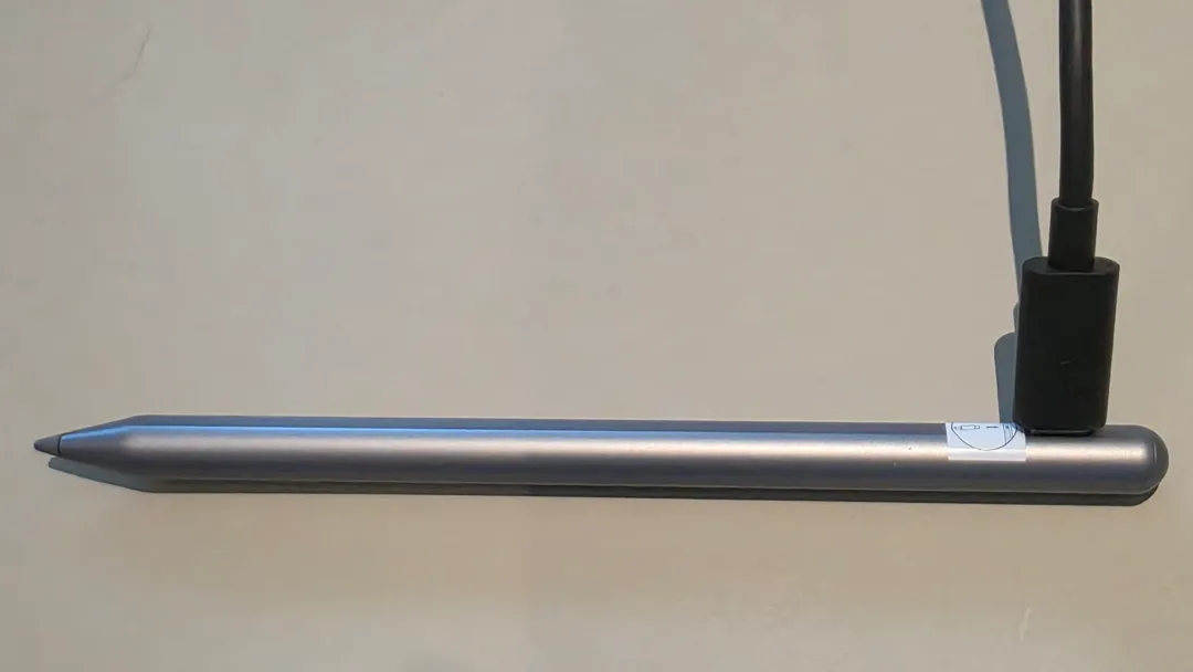 AP501U 사용 전 C-type 케이블 충전